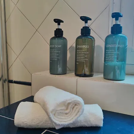 Giulietta In - - Metro B * Roma