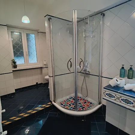 Giulietta In - - Metro B * Roma