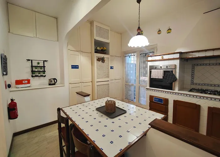 Giulietta In - - Metro B Roma